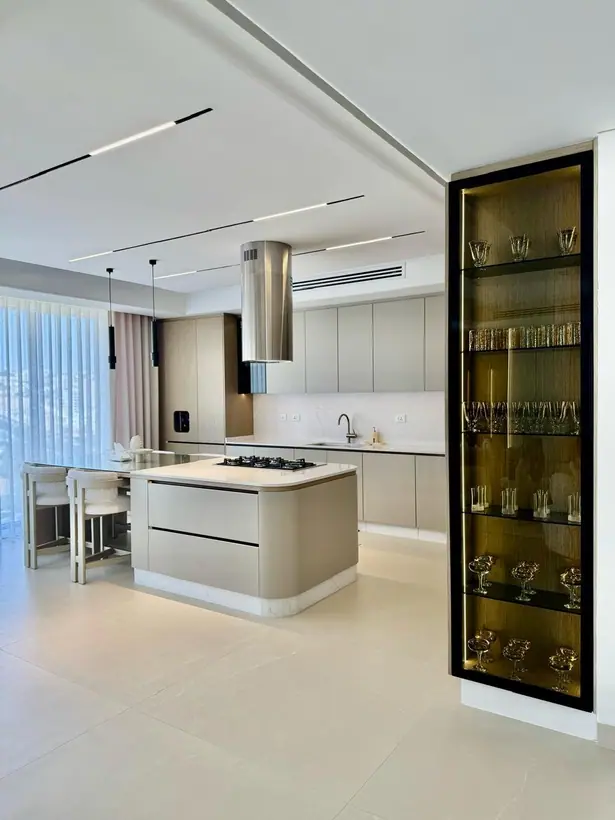 A partner’s apartment · 02